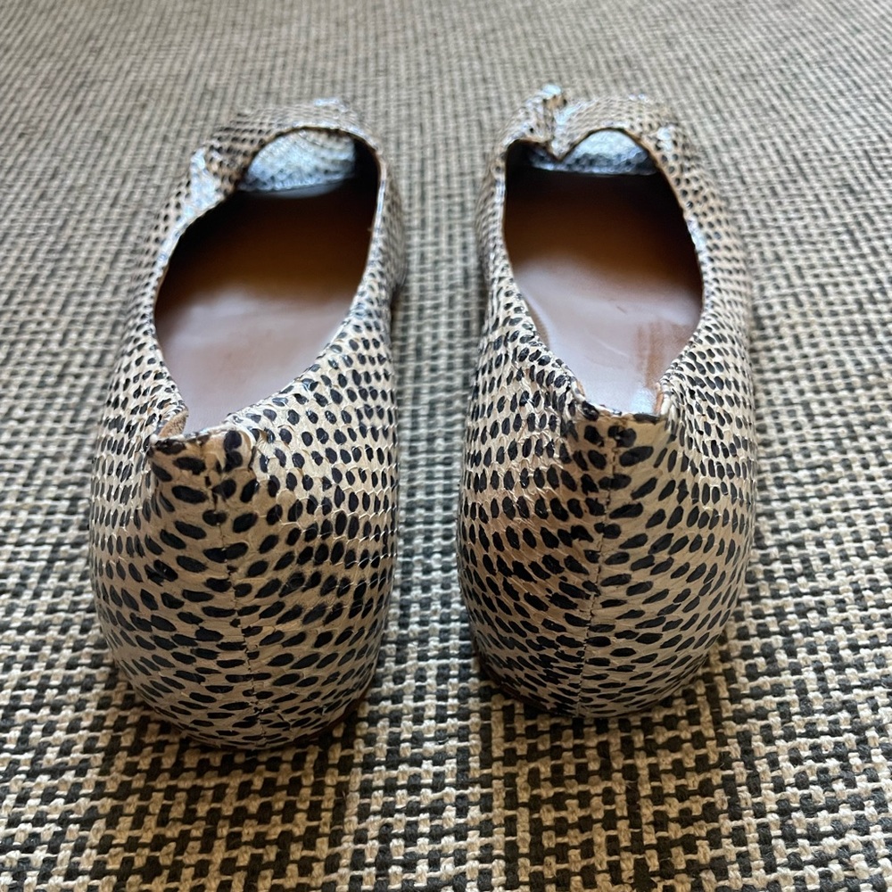 Aquatalia Patterned Black and Cream Flats - Picture 3 of 3